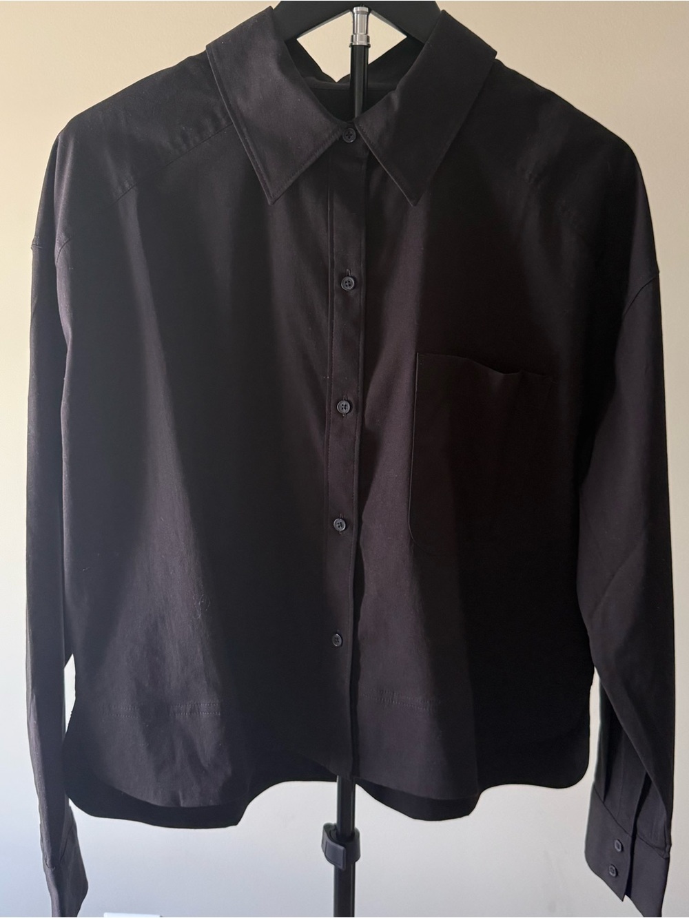 NWT WHBM Cropped Black Blouse Sz 8 (21" P2P)